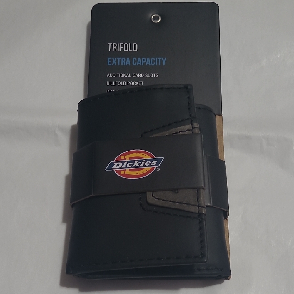 Dickies Leather Black Extra Capacity Trifold Wallet